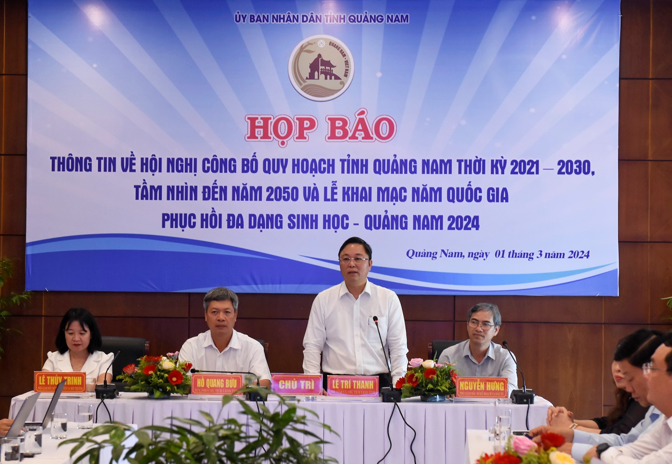 Ông Lê Trí Thanh, Chủ tịch UBND tỉnh Quảng Nam phát biểu tại cuộc họp báo.